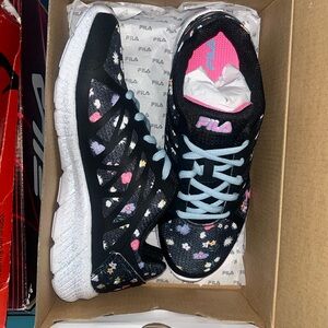 Fila superstride kids shoes size 6.5 NWOT